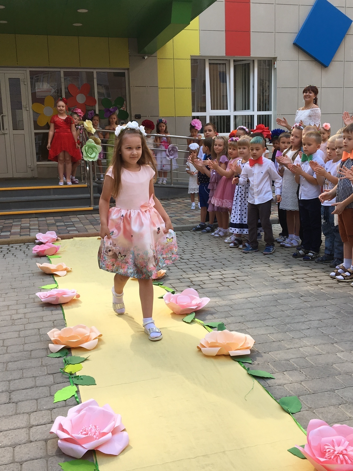 Дефиле цветов» — Детский сад №25 города Ставрополя